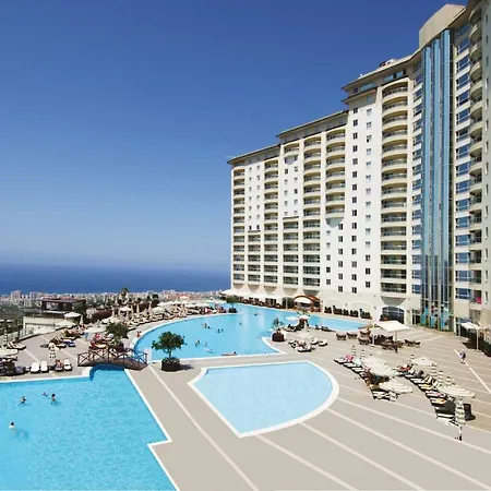 Gold Private Pool 3+1 With Free Aquapark